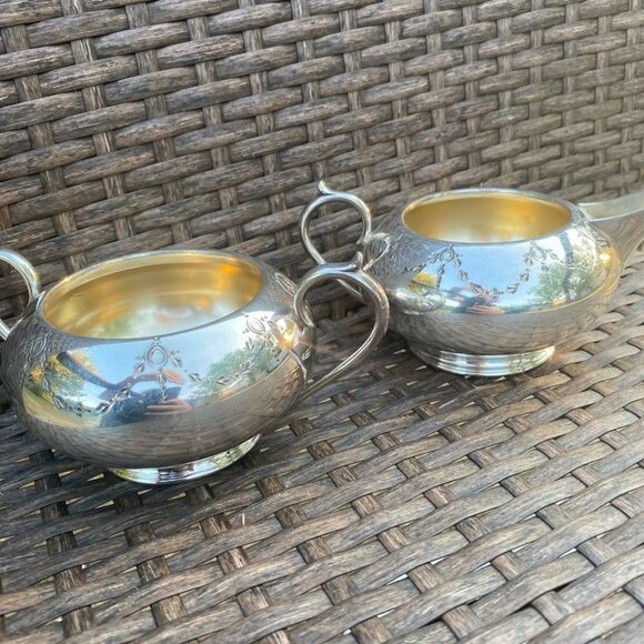 BEAUTIFUL Creamer and Sugar Bowl Set of 2 Hard White Metal Made in England - Picture 2 of 7